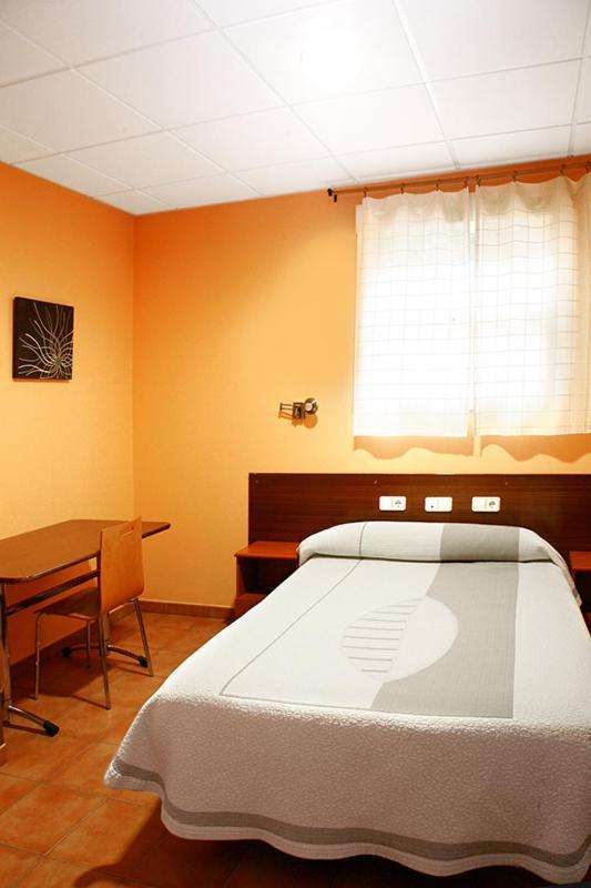 Alojamiento Numancia Pension Burgo Esterno foto