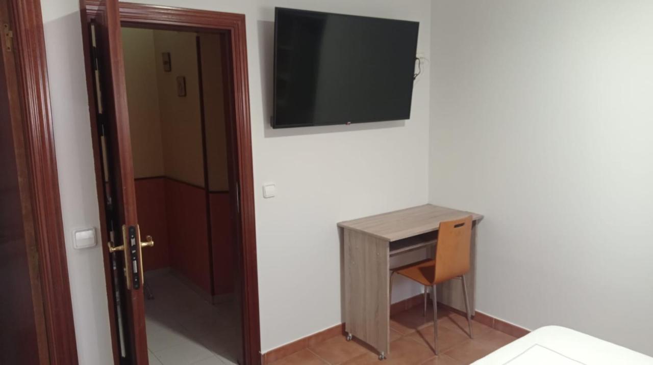 Alojamiento Numancia Pension Burgo Esterno foto